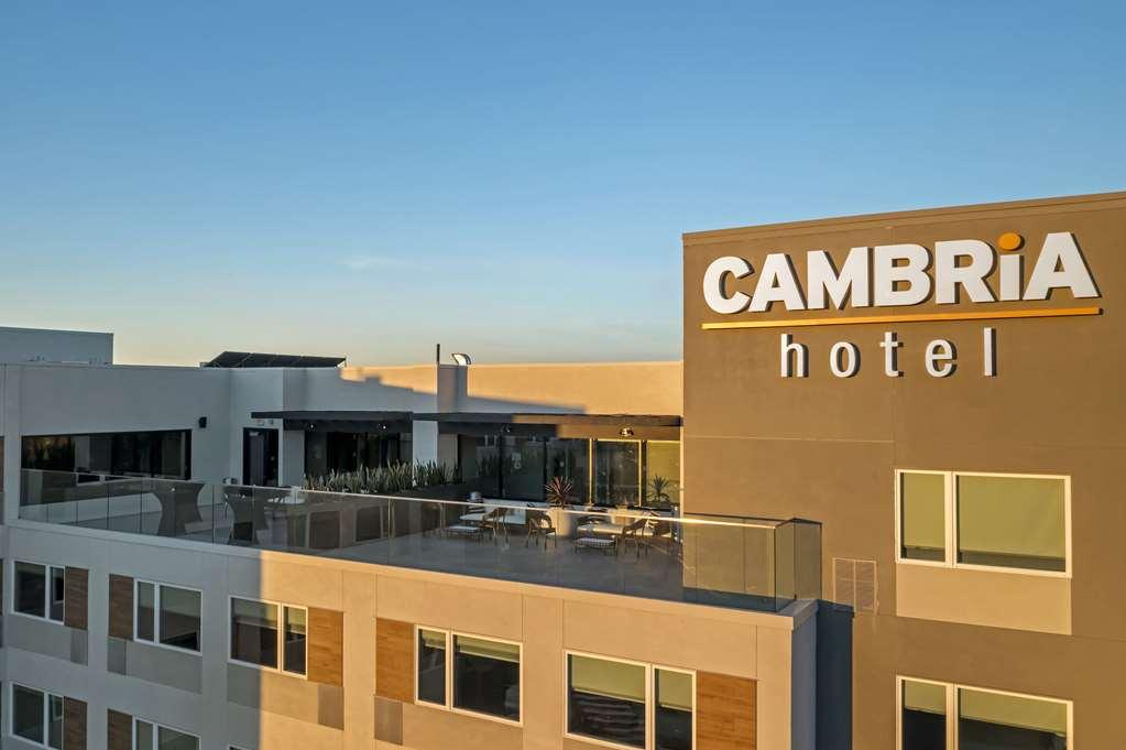 Cambria Hotel Burbank Airport Exterior foto